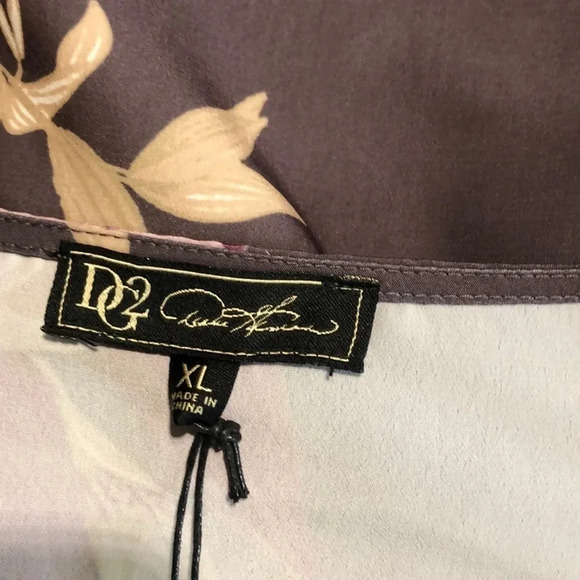 DG2 Diane Gilman Floral Blouse - Picture 5 of 8